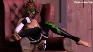 Tracer Posing 14 001 page07 Nude 78615429 2000x1125.jpg